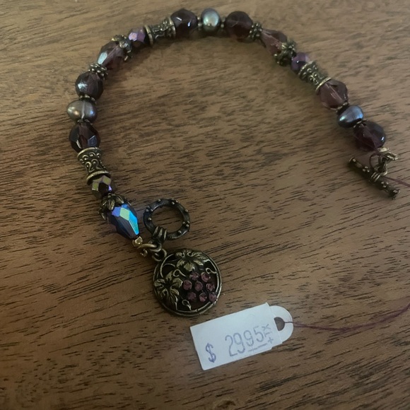 Grape Themed Bracelet. - Picture 2 of 2